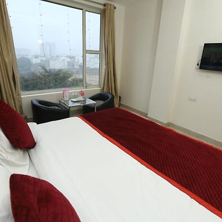 24 Hotel & Resort Агра Екстериор снимка