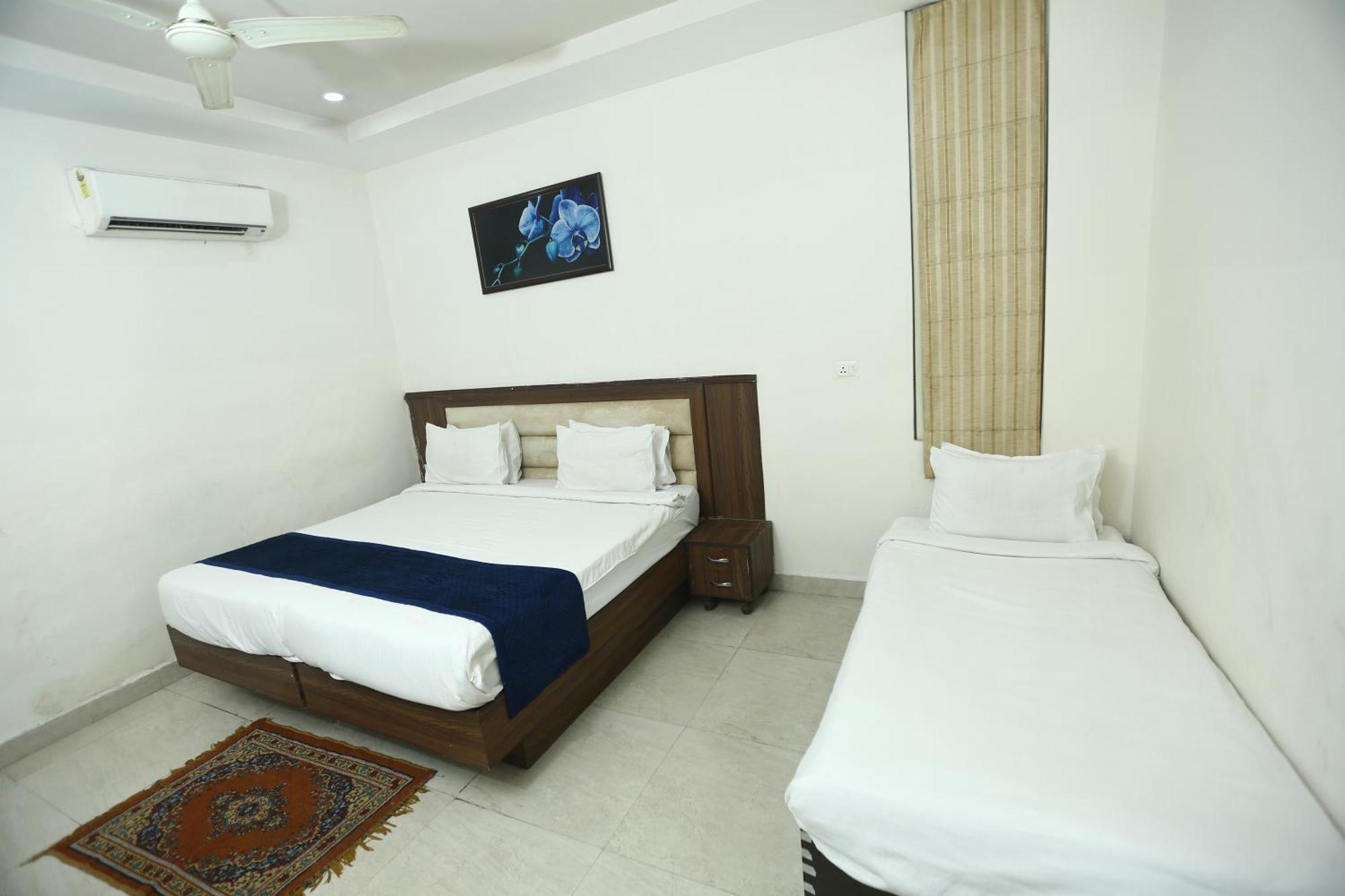 24 Hotel & Resort Агра Екстериор снимка