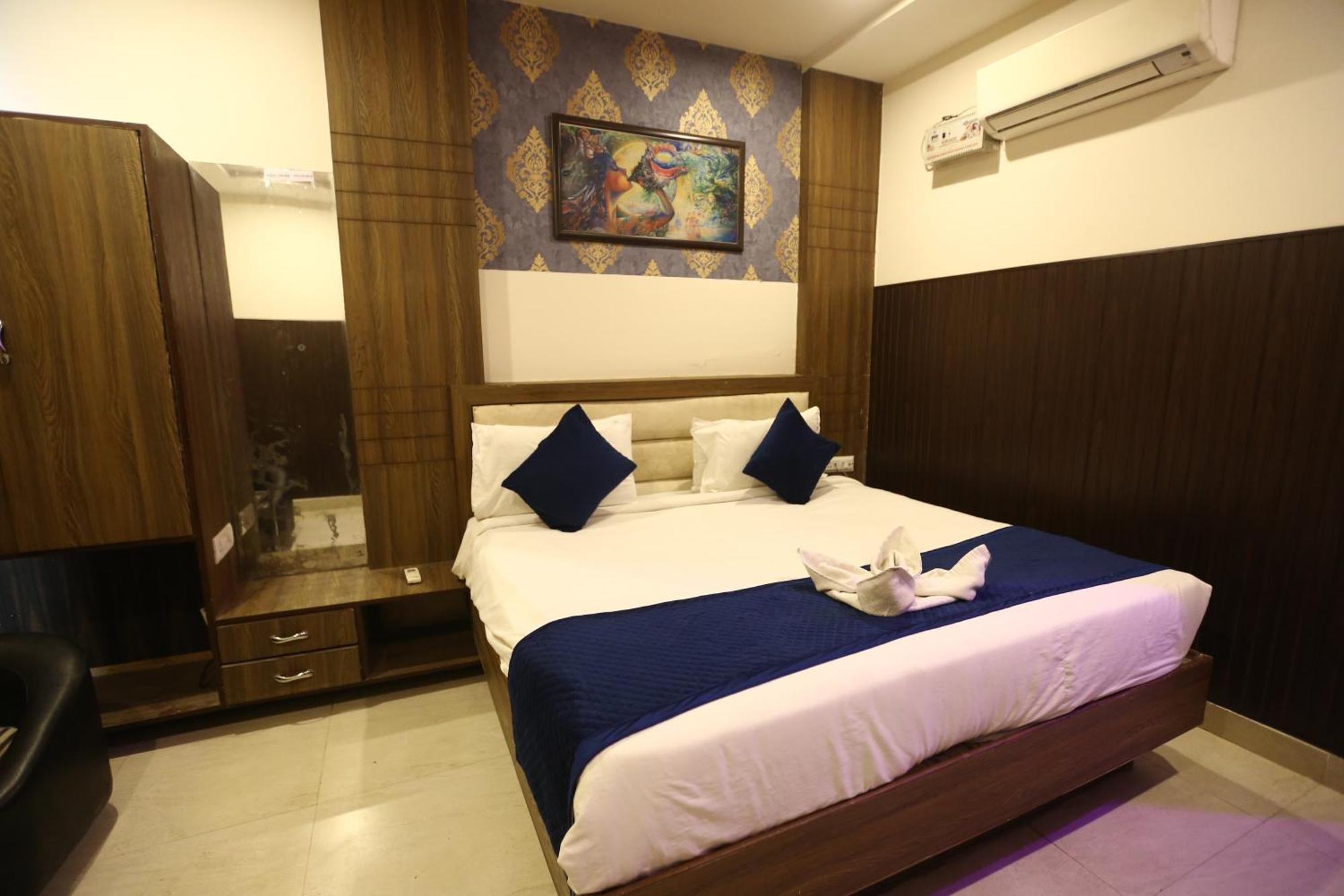 24 Hotel & Resort Агра Екстериор снимка