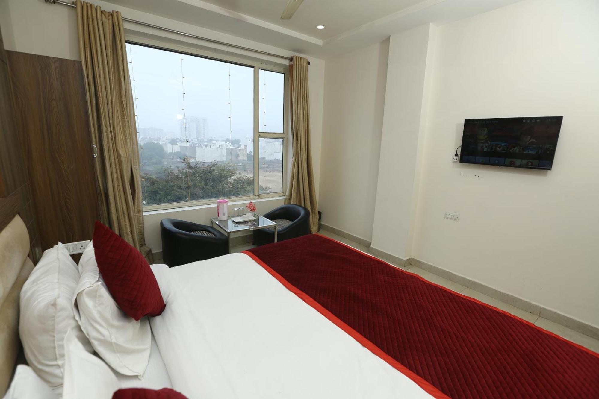 24 Hotel & Resort Агра Екстериор снимка