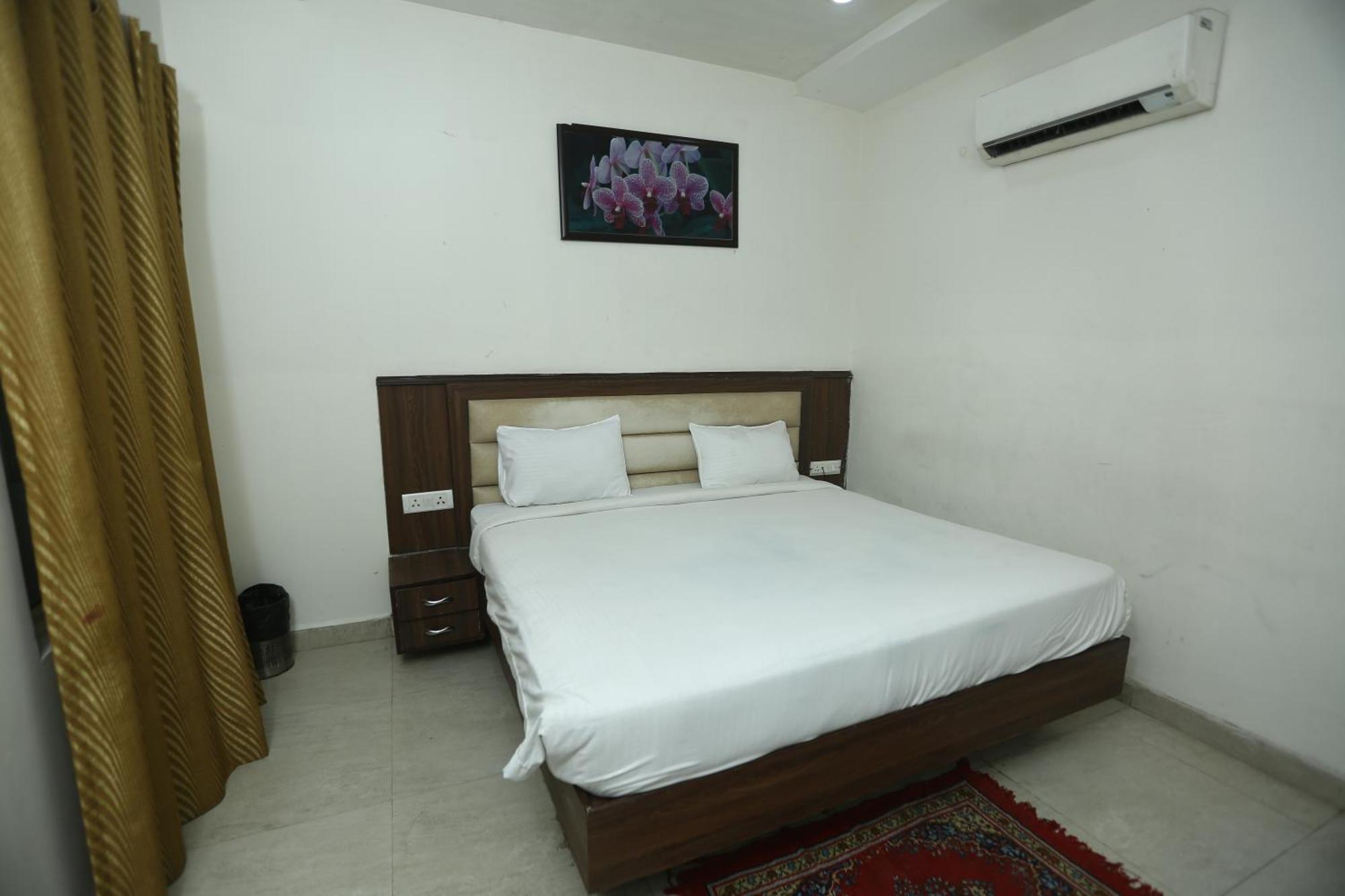 24 Hotel & Resort Агра Екстериор снимка